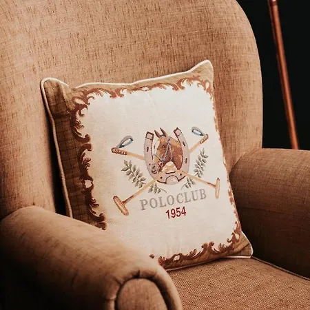 Krinides And Attics דירה *