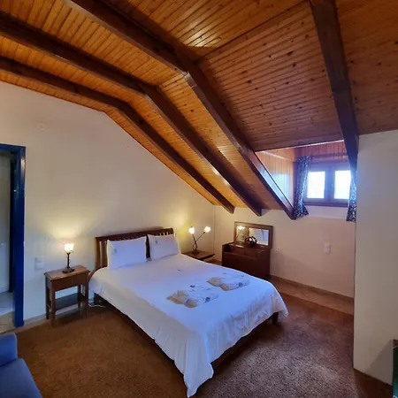 Krinides And Attics Apartment