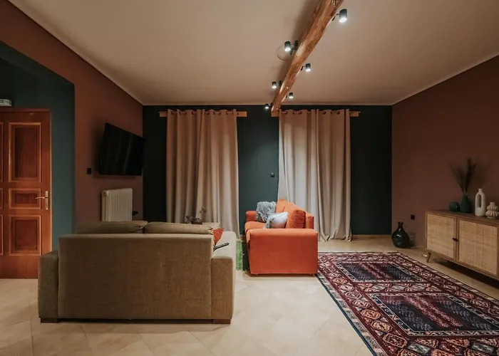 Krinides And Attics Kalávrita