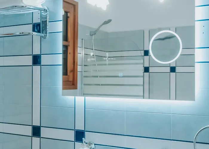 Krinides And Attics Apartment