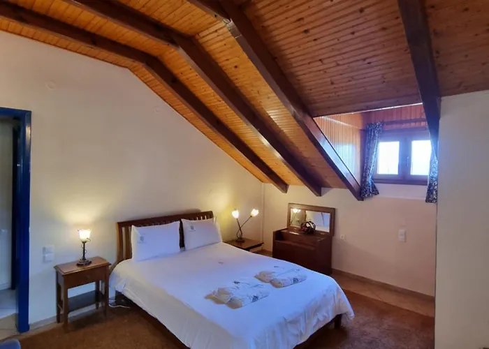 Krinides And Attics Apartment